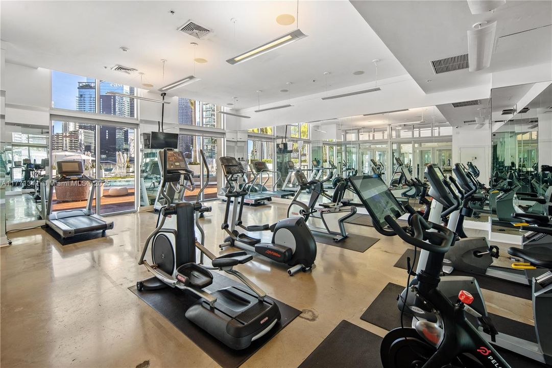 На продажу: $599,000 (2 спален, 2 ванн, 1114 Квадратных фут)