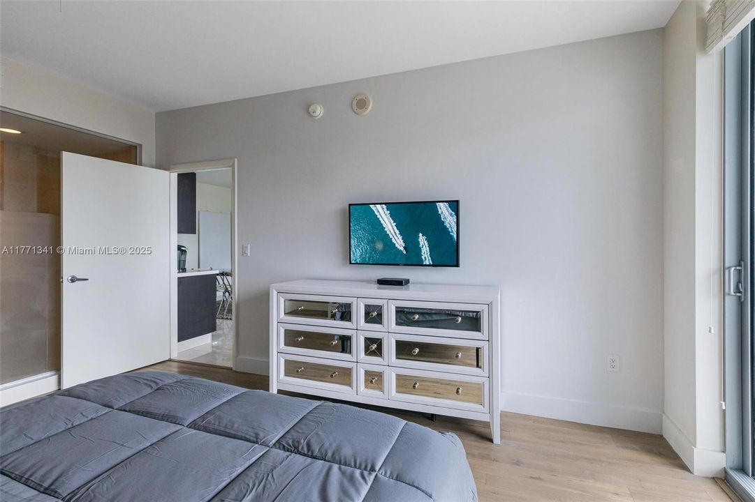 На продажу: $599,000 (2 спален, 2 ванн, 1114 Квадратных фут)