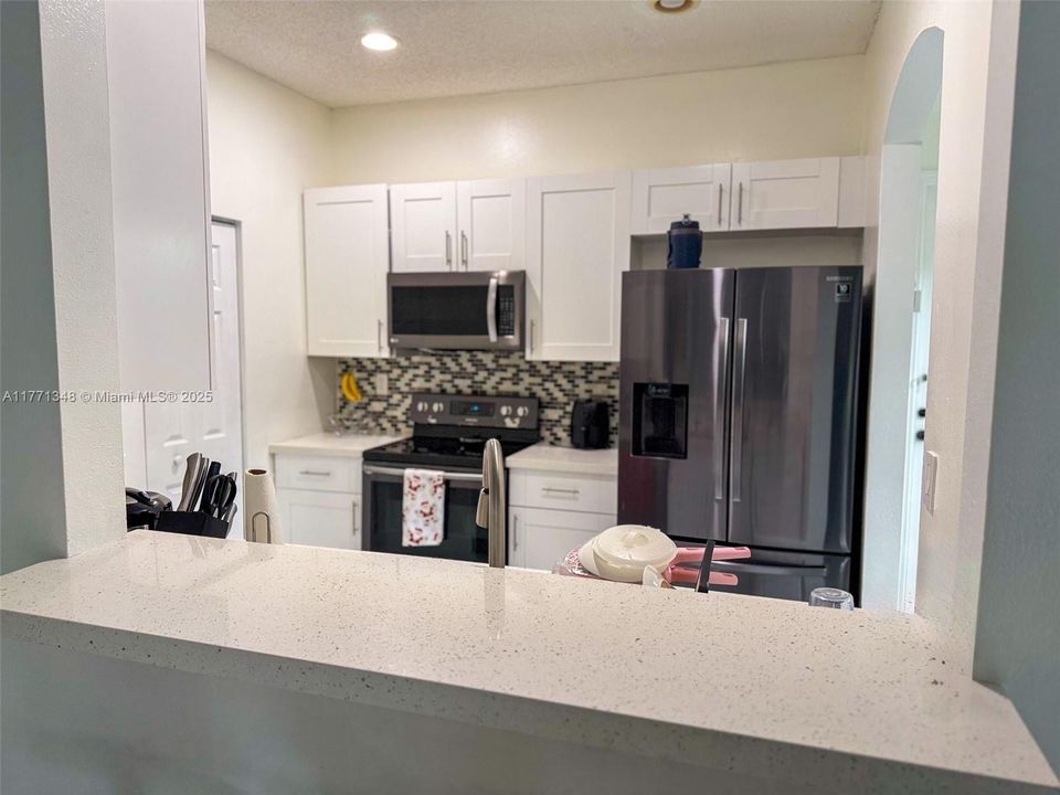 Recently Sold: $315,900 (2 beds, 2 baths, 1040 Square Feet)