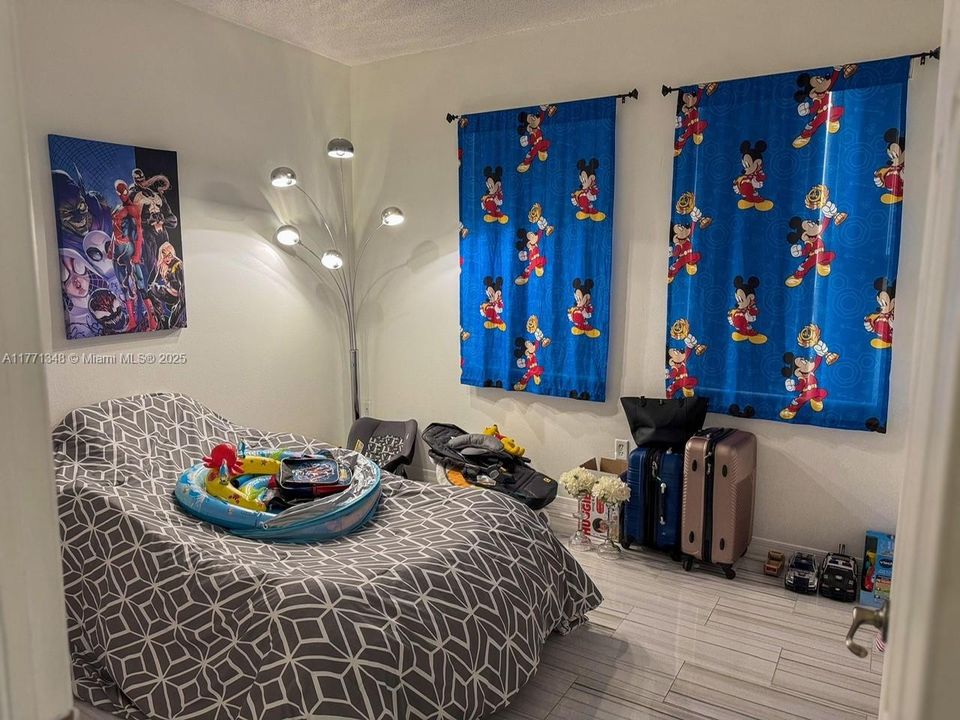 Recently Sold: $315,900 (2 beds, 2 baths, 1040 Square Feet)