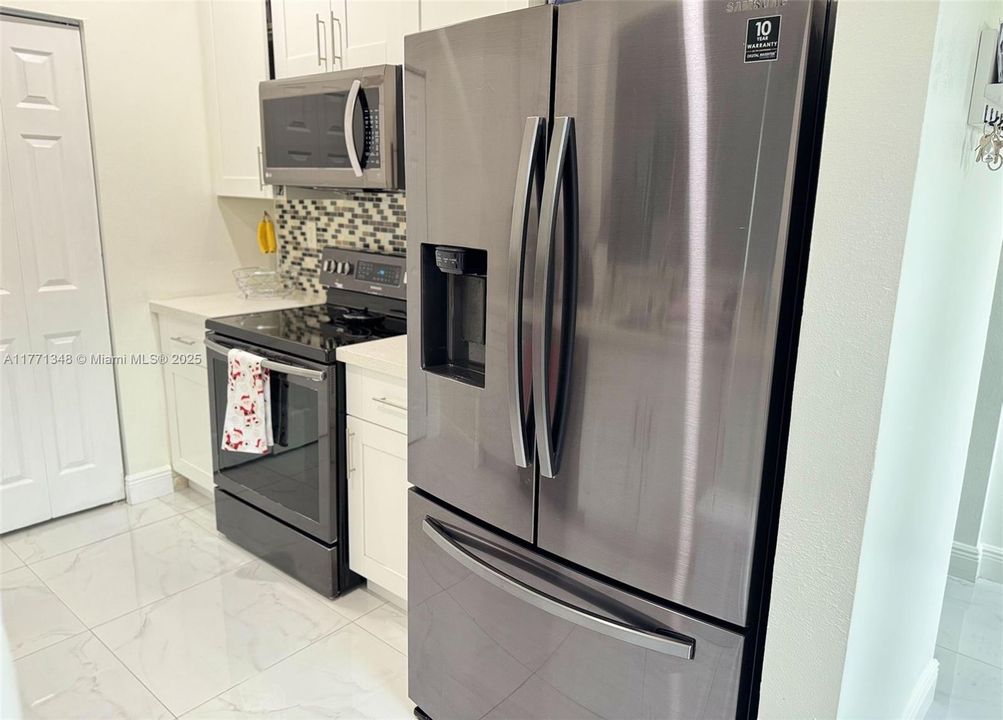 Recently Sold: $315,900 (2 beds, 2 baths, 1040 Square Feet)