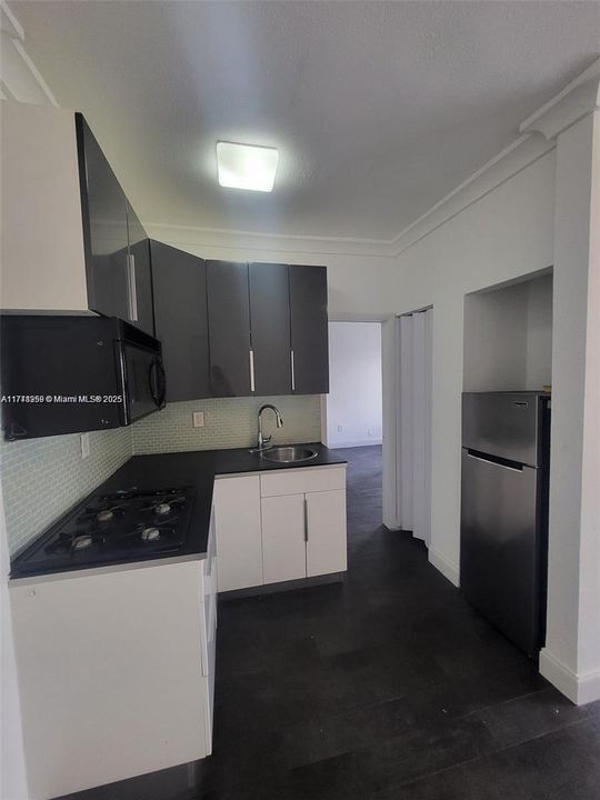 На продажу: $215,000 (1 спален, 1 ванн, 446 Квадратных фут)