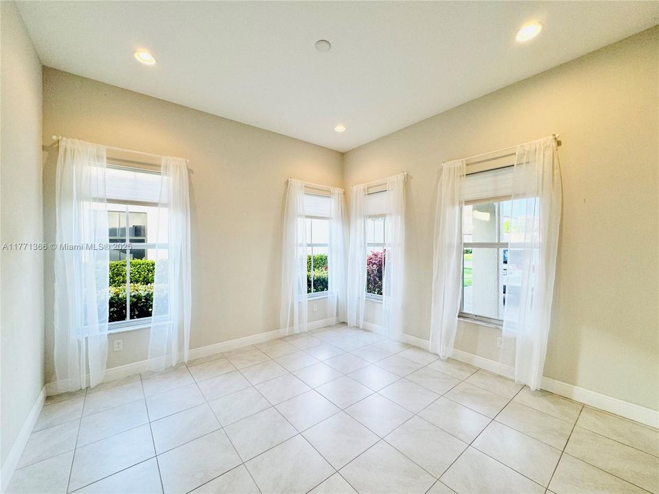 For Sale: $589,900 (4 beds, 3 baths, 3270 Square Feet)