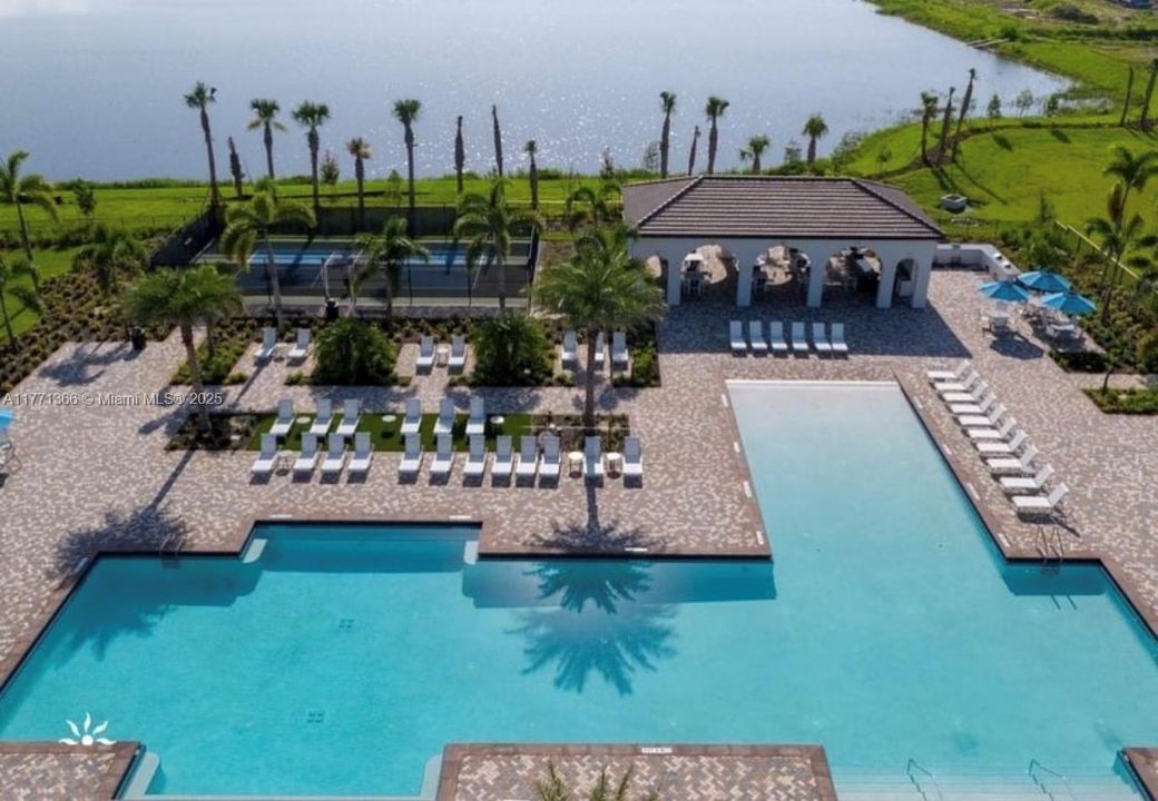 For Sale: $589,900 (4 beds, 3 baths, 3270 Square Feet)
