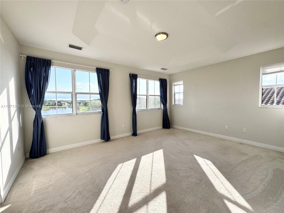 For Sale: $589,900 (4 beds, 3 baths, 3270 Square Feet)