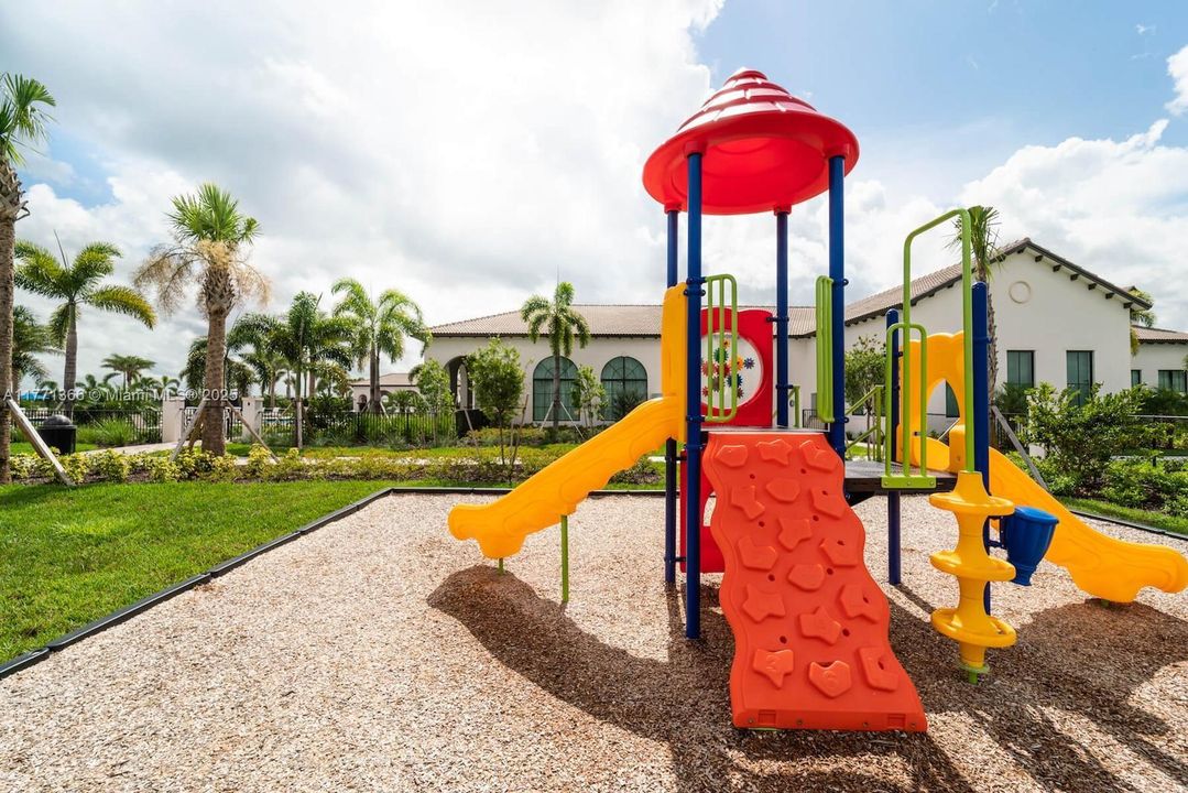 For Sale: $589,900 (4 beds, 3 baths, 3270 Square Feet)