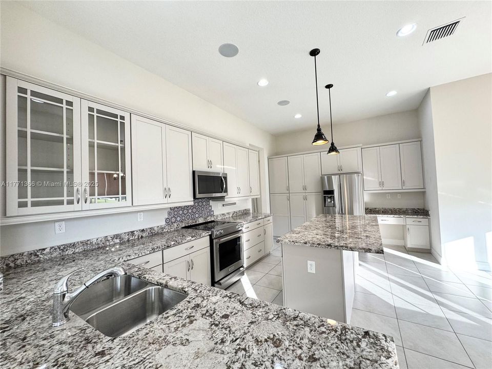 For Sale: $589,900 (4 beds, 3 baths, 3270 Square Feet)