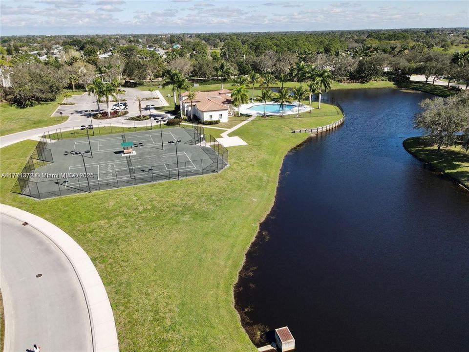 Недавно арендовано: $3,650 (4 спален, 2 ванн, 2719 Квадратных фут)