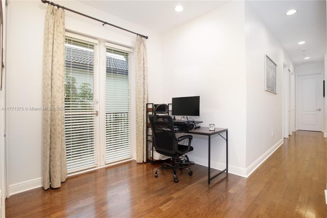 Недавно арендовано: $7,000 (4 спален, 3 ванн, 3330 Квадратных фут)