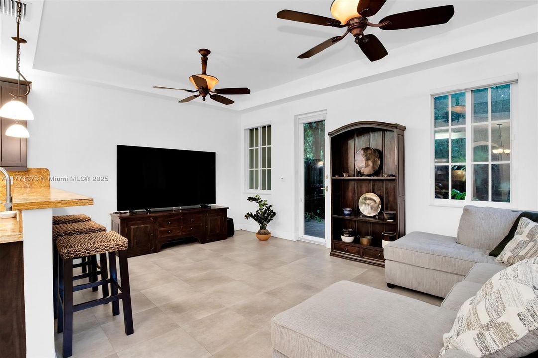 Недавно арендовано: $7,000 (4 спален, 3 ванн, 3330 Квадратных фут)