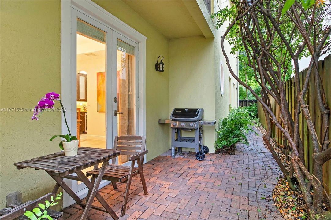 Недавно арендовано: $7,000 (4 спален, 3 ванн, 3330 Квадратных фут)