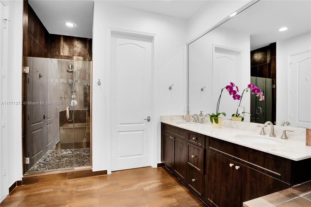 Недавно арендовано: $7,000 (4 спален, 3 ванн, 3330 Квадратных фут)