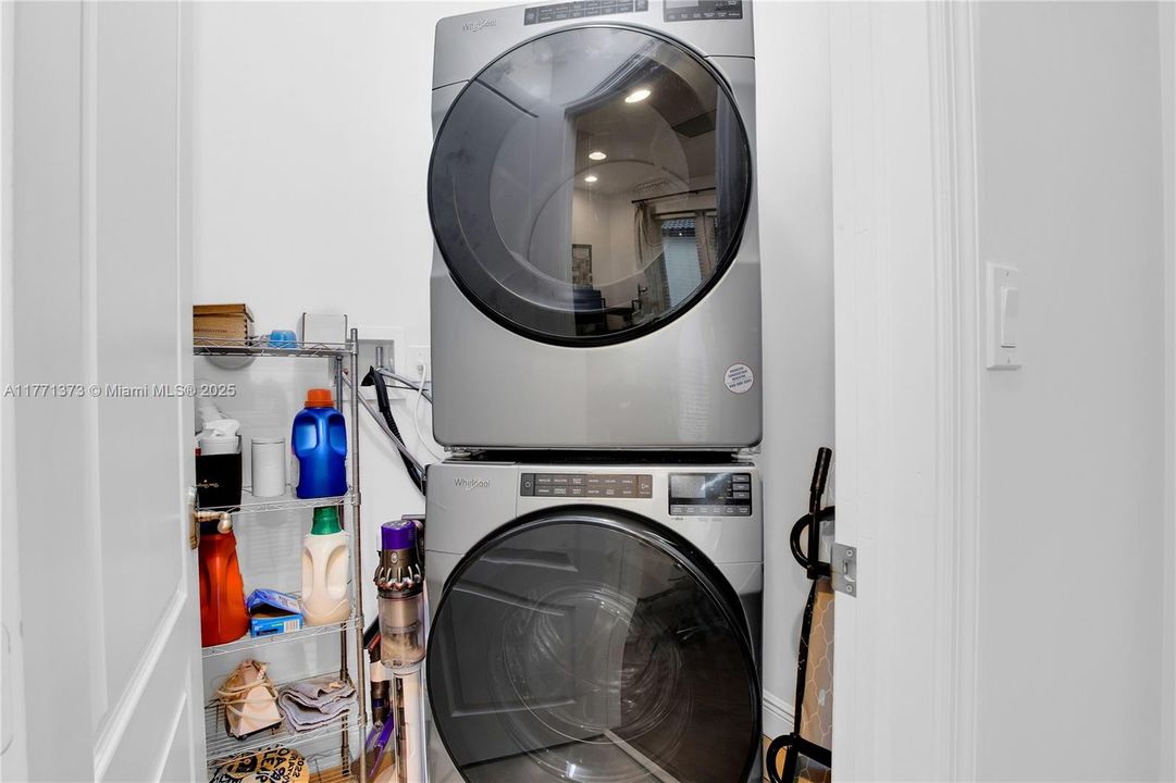 Недавно арендовано: $7,000 (4 спален, 3 ванн, 3330 Квадратных фут)