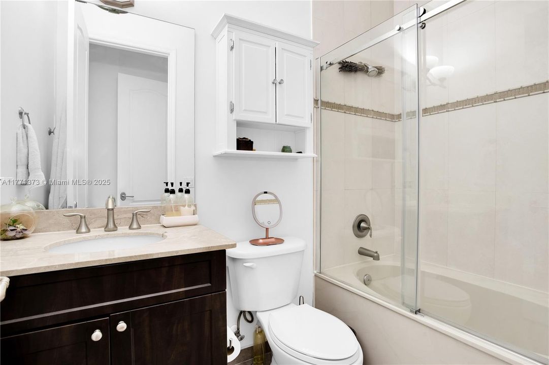 Недавно арендовано: $7,000 (4 спален, 3 ванн, 3330 Квадратных фут)