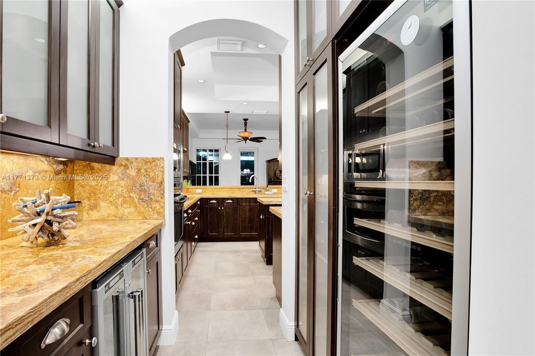 Недавно арендовано: $7,000 (4 спален, 3 ванн, 3330 Квадратных фут)