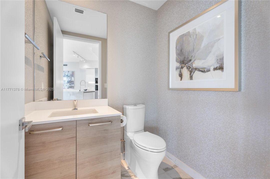 For Sale: $2,575,000 (2 beds, 2 baths, 2462 Square Feet)