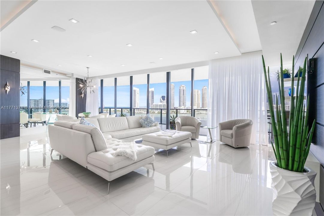 For Sale: $2,575,000 (2 beds, 2 baths, 2462 Square Feet)