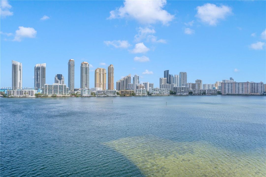 For Sale: $2,575,000 (2 beds, 2 baths, 2462 Square Feet)