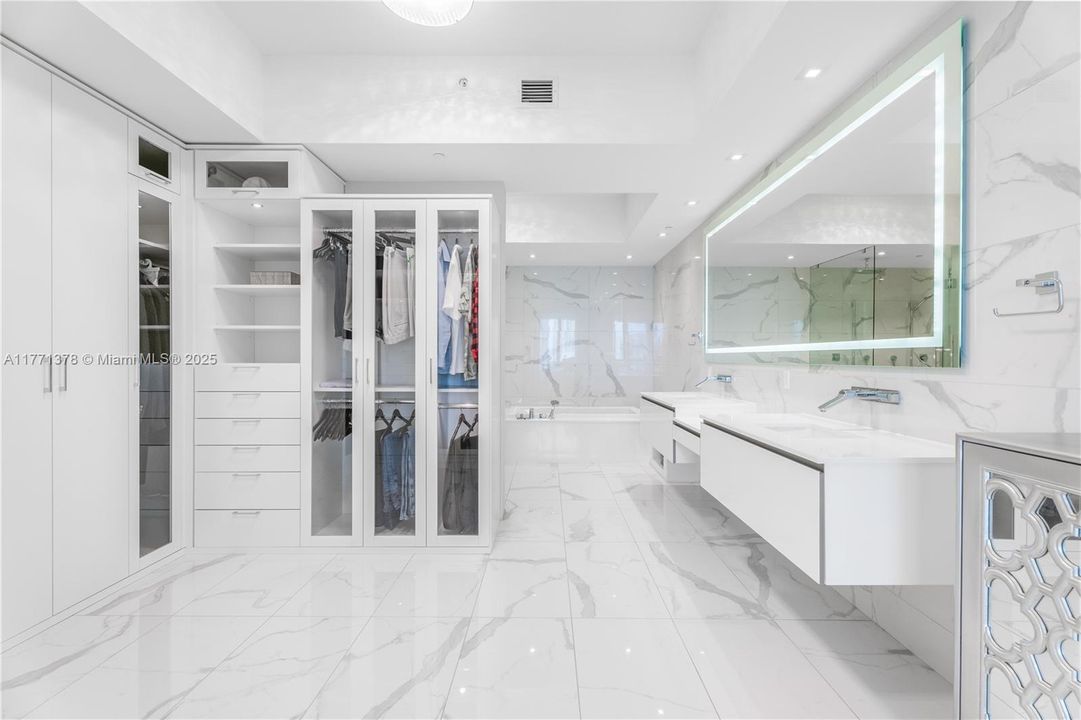 For Sale: $2,575,000 (2 beds, 2 baths, 2462 Square Feet)