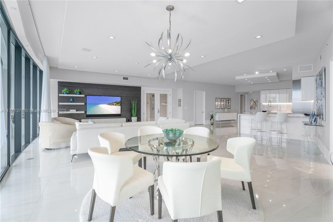 For Sale: $2,575,000 (2 beds, 2 baths, 2462 Square Feet)