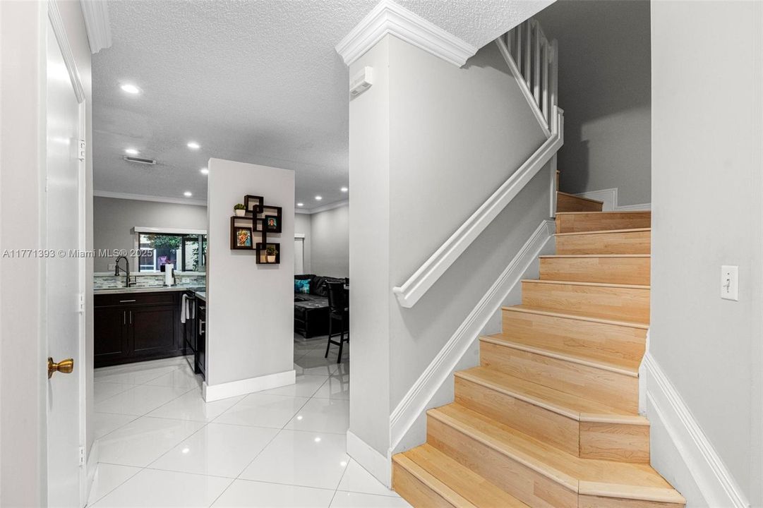 Recientemente alquilado: $2,750 (2 camas, 2 baños, 1169 Pies cuadrados)