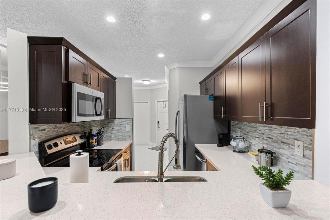 Recientemente alquilado: $2,750 (2 camas, 2 baños, 1169 Pies cuadrados)