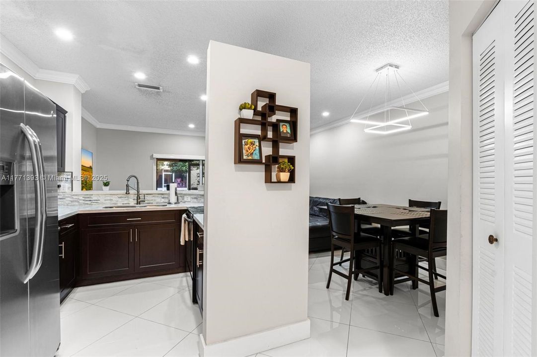 Recientemente alquilado: $2,750 (2 camas, 2 baños, 1169 Pies cuadrados)