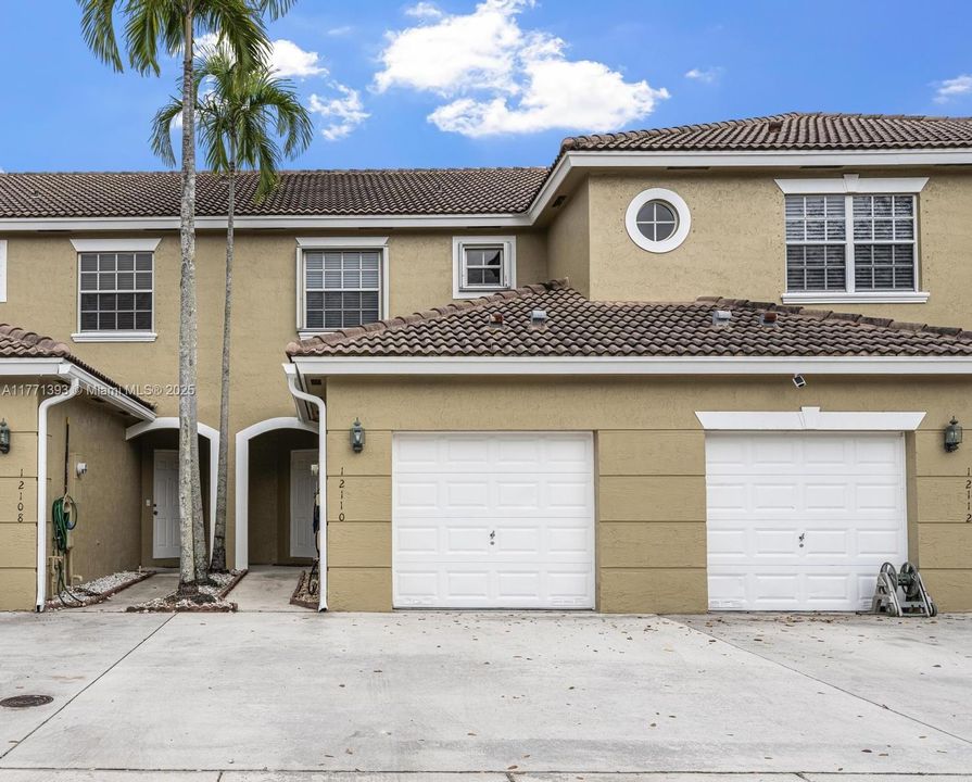 Recientemente alquilado: $2,750 (2 camas, 2 baños, 1169 Pies cuadrados)