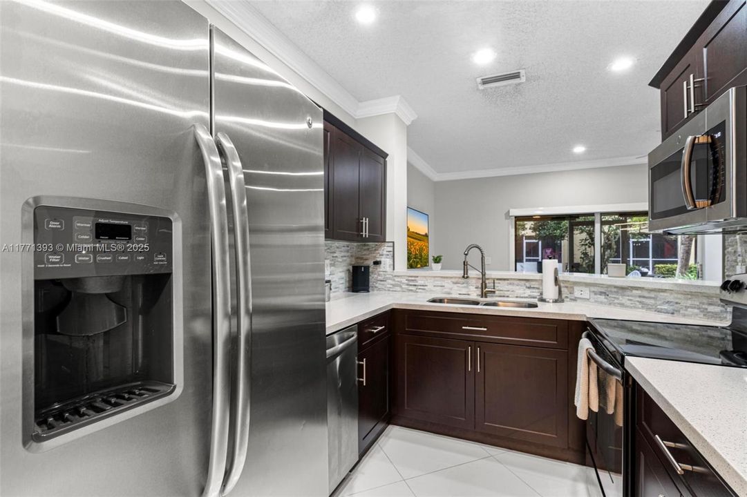 Recientemente alquilado: $2,750 (2 camas, 2 baños, 1169 Pies cuadrados)