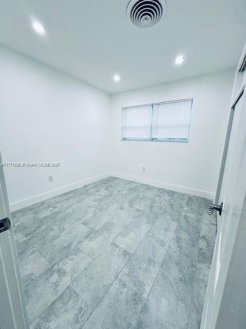 Recently Rented: $3,000 (3 beds, 2 baths, 1781 Square Feet)
