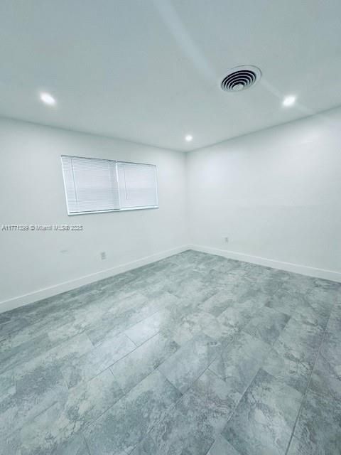 Recently Rented: $3,000 (3 beds, 2 baths, 1781 Square Feet)