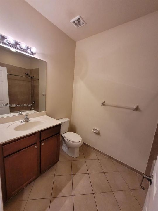 Recently Rented: $3,100 (3 beds, 2 baths, 3196 Square Feet)