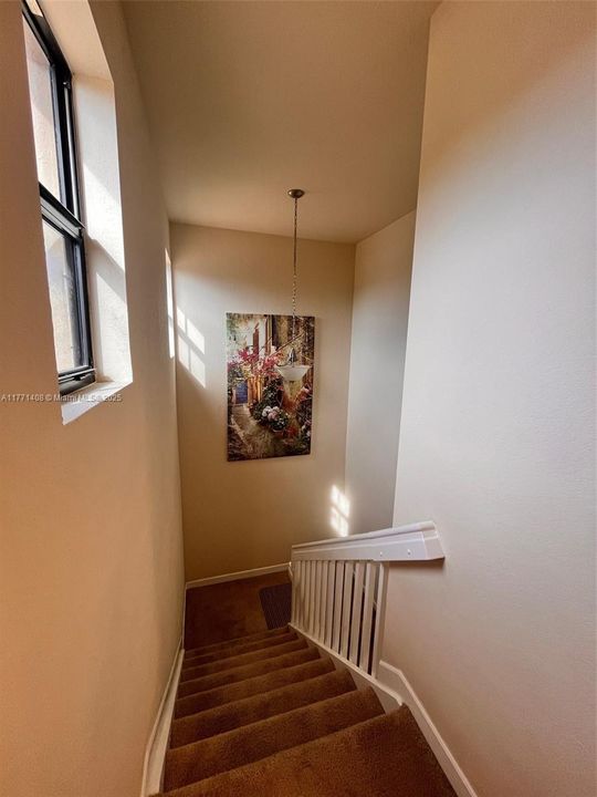 Recently Rented: $3,100 (3 beds, 2 baths, 3196 Square Feet)