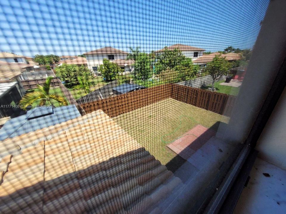 Recently Rented: $3,100 (3 beds, 2 baths, 3196 Square Feet)