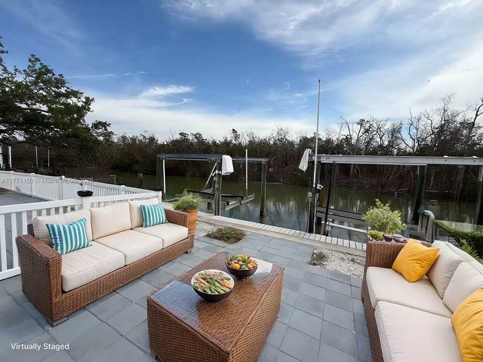 Vendido Recientemente: $749,900 (4 camas, 4 baños, 0 Pies cuadrados)