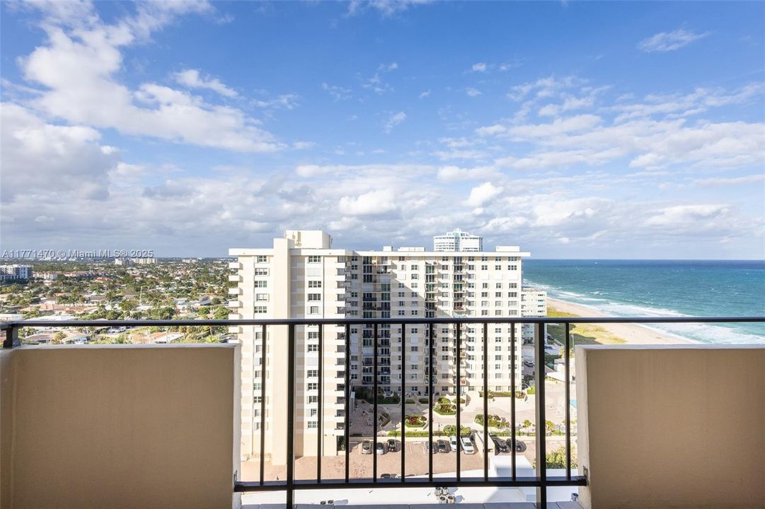 Active With Contract: $5,250 (2 beds, 2 baths, 1160 Square Feet)