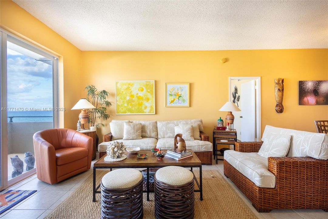 Active With Contract: $5,250 (2 beds, 2 baths, 1160 Square Feet)