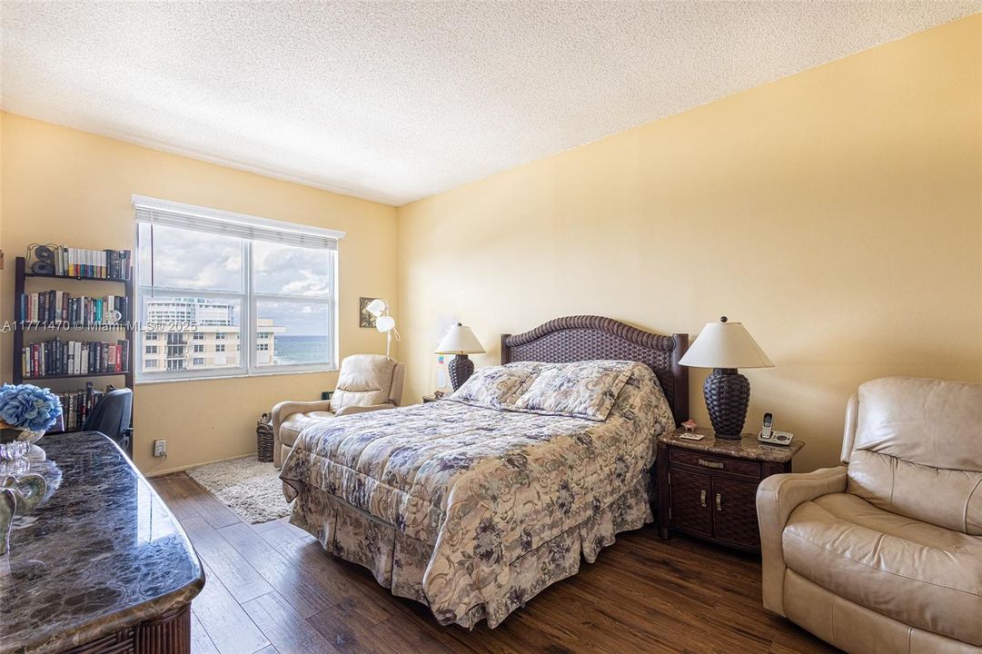 Active With Contract: $5,250 (2 beds, 2 baths, 1160 Square Feet)