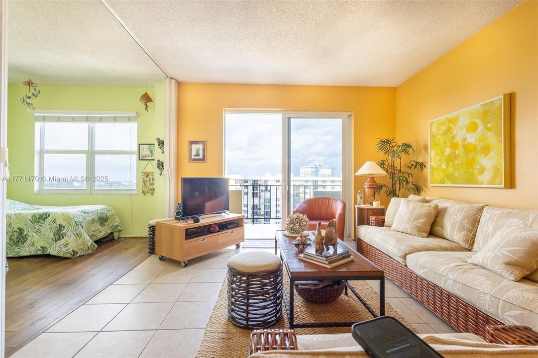 Active With Contract: $5,250 (2 beds, 2 baths, 1160 Square Feet)