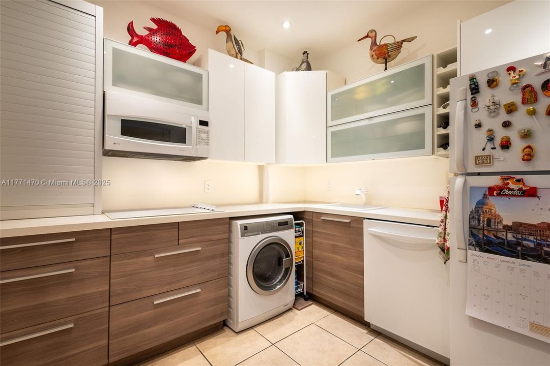 Active With Contract: $5,250 (2 beds, 2 baths, 1160 Square Feet)