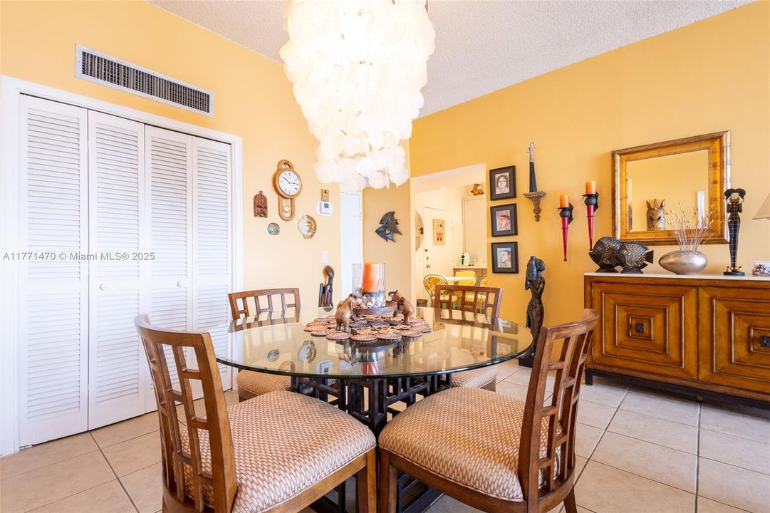 Active With Contract: $5,250 (2 beds, 2 baths, 1160 Square Feet)