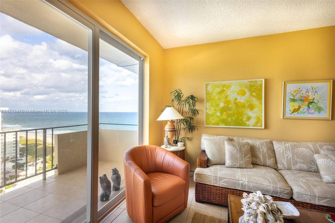 Active With Contract: $5,250 (2 beds, 2 baths, 1160 Square Feet)