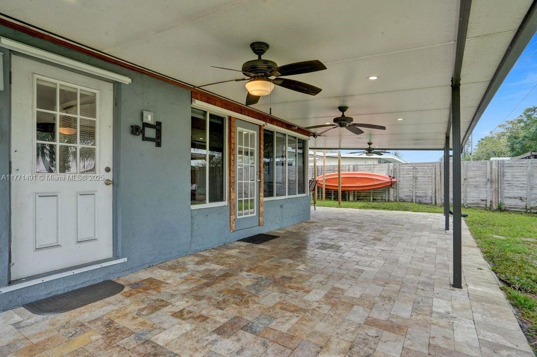 Vendido Recientemente: $425,000 (3 camas, 2 baños, 1128 Pies cuadrados)