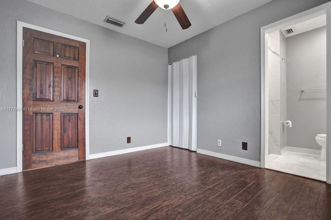 Vendido Recientemente: $425,000 (3 camas, 2 baños, 1128 Pies cuadrados)