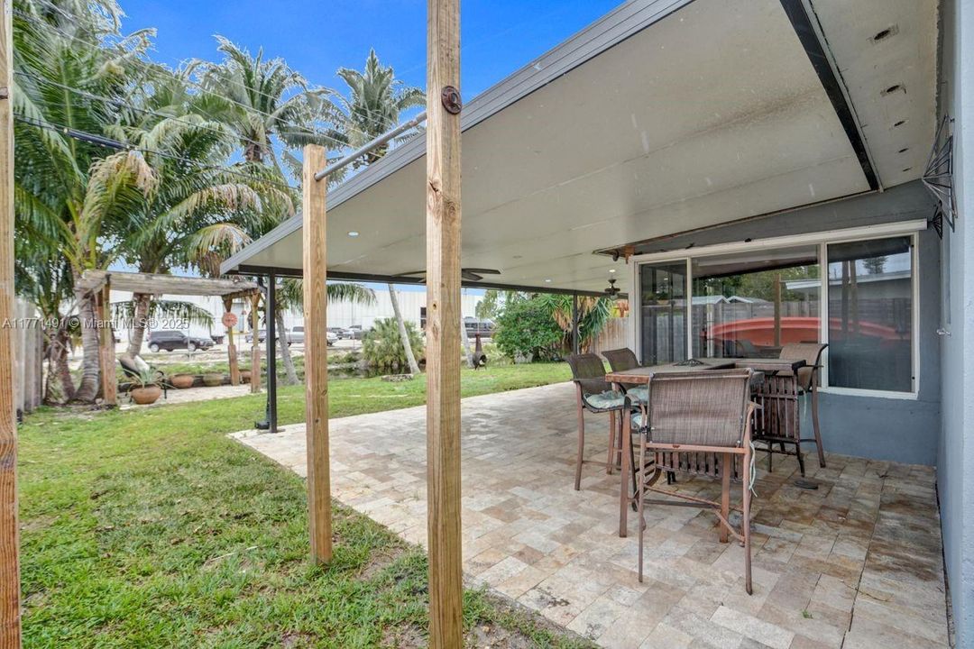 Vendido Recientemente: $425,000 (3 camas, 2 baños, 1128 Pies cuadrados)