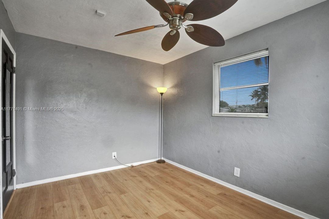 Vendido Recientemente: $425,000 (3 camas, 2 baños, 1128 Pies cuadrados)