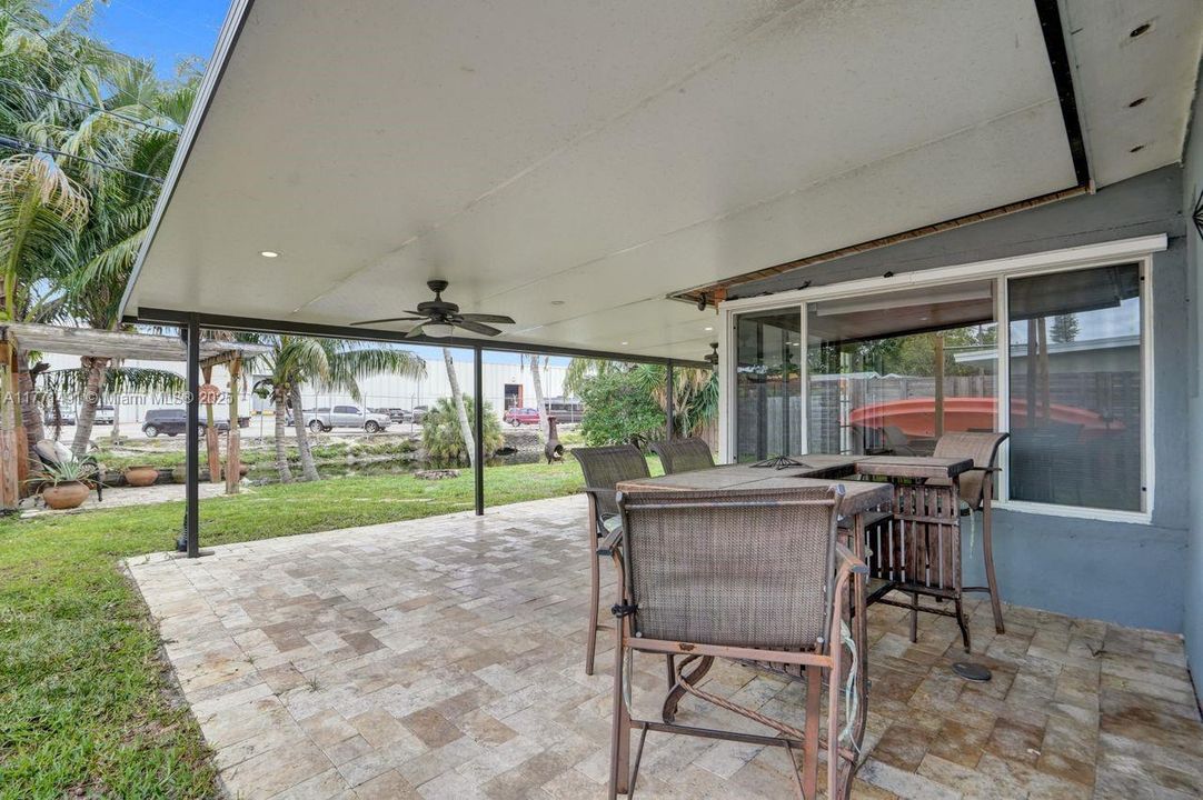 Vendido Recientemente: $425,000 (3 camas, 2 baños, 1128 Pies cuadrados)