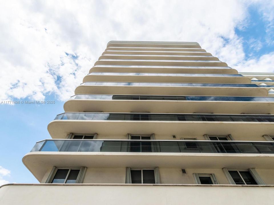 Recently Sold: $1,175,000 (3 beds, 2 baths, 1650 Square Feet)