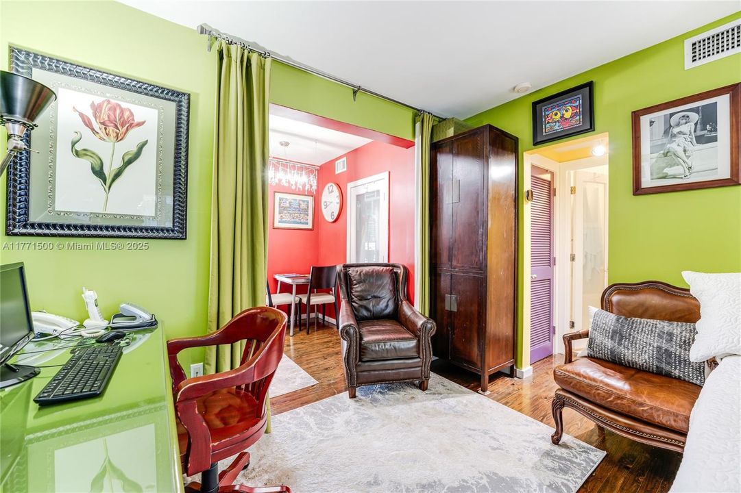 Vendido Recientemente: $200,000 (0 camas, 1 baños, 423 Pies cuadrados)