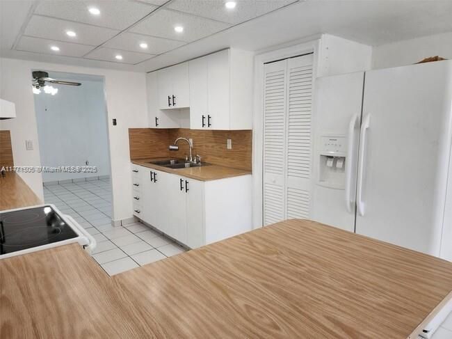 Vendido Recientemente: $480,000 (3 camas, 3 baños, 1747 Pies cuadrados)